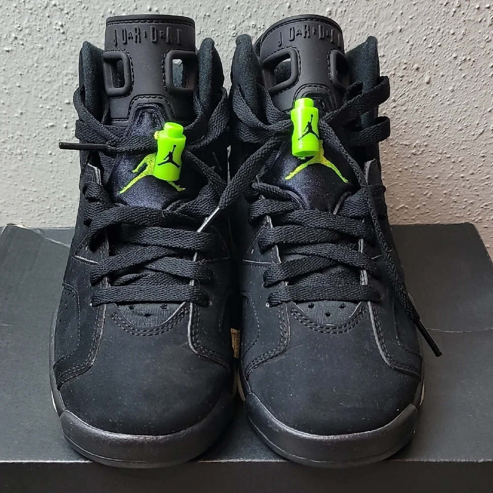 Air Jordan Retro 6s Kids Black and Neon Green High-Tops Size 4